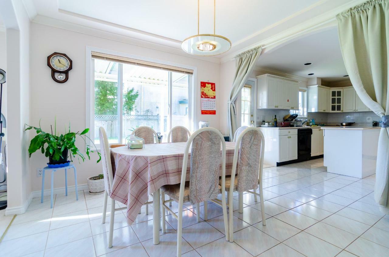 Great Guest Suite In A Gorgeous House New Westminster Exterior photo